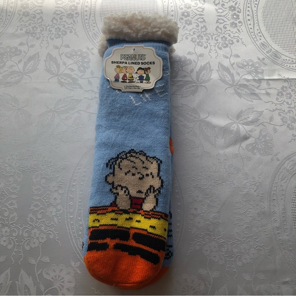 Peanuts Snoopy Sherpa Lined Women’s Winter Slipper Socks OSFM Warm Soft snuggly - Picture 2 of 16